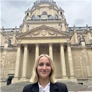 Etudiante en Master de Droit proposant des cours d'Anglais niveau collège et lycée.